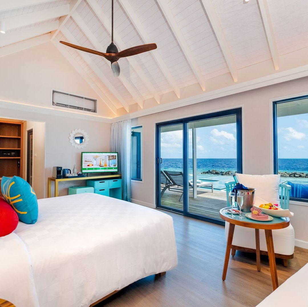 Honeymoon Sunset Water Villa with Pool
